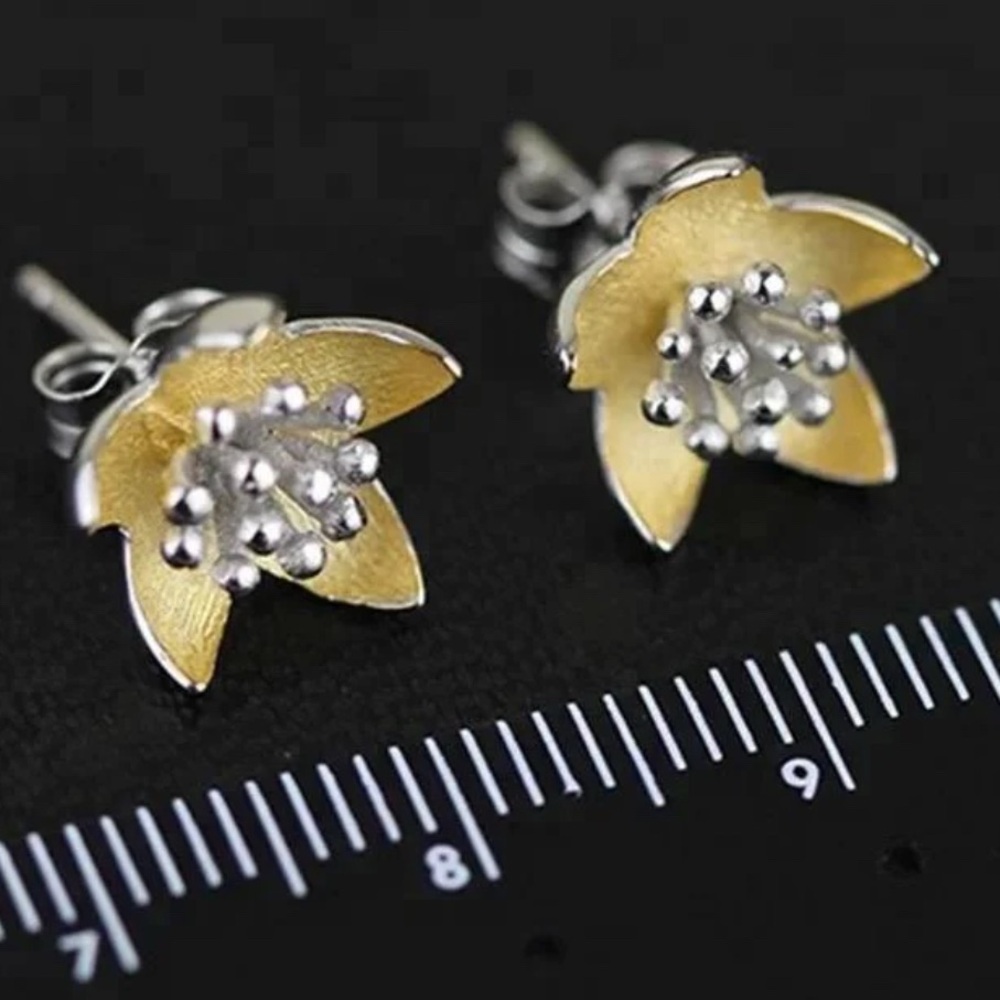 Beautiful Flower Stud Earrings - Picture 4 of 5